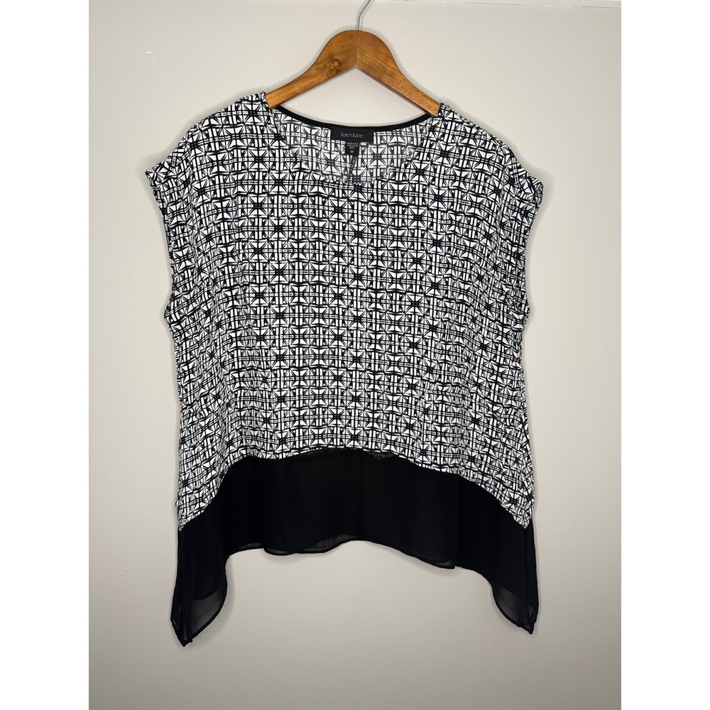 Karen Kane Geometric Print Top Women M Black White EUC Sharkbite Hem Layered